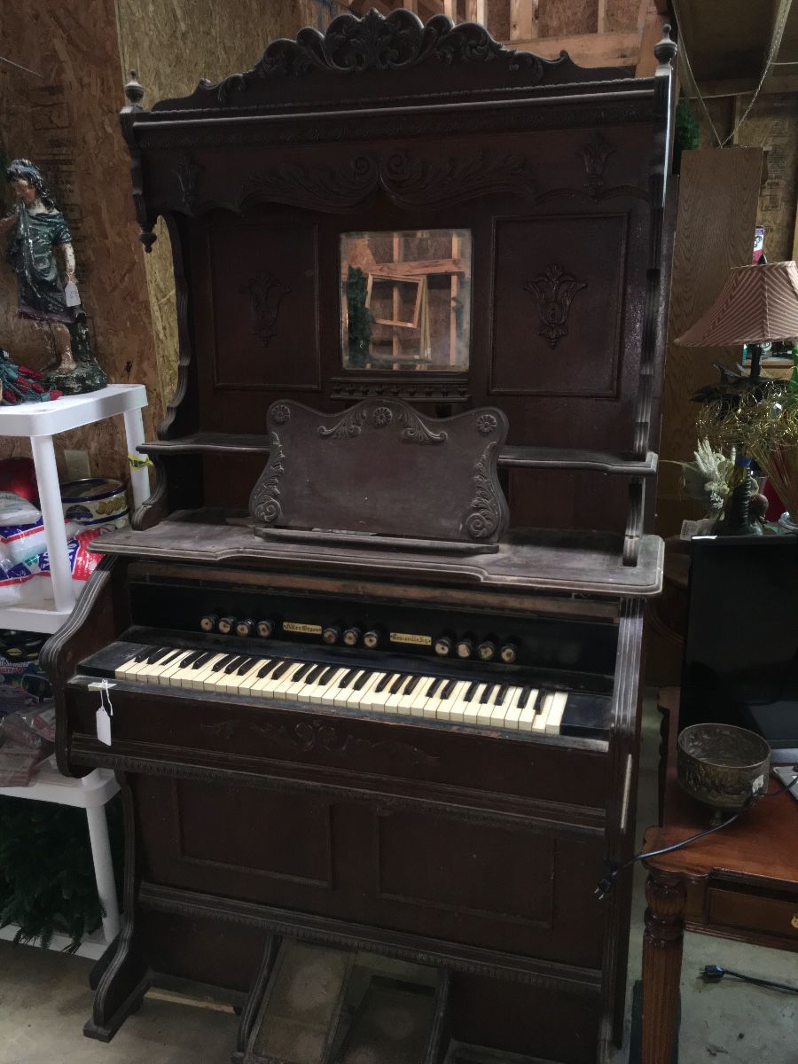 Antique Pump Organ 