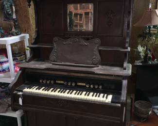 Antique Pump Organ 