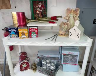 Angels, Tins, Christmas Decor 