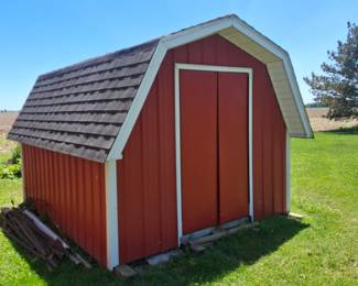 10X12 Barn Style Shed! Metal Sides and Nice Shingled Roof! Great Condition!