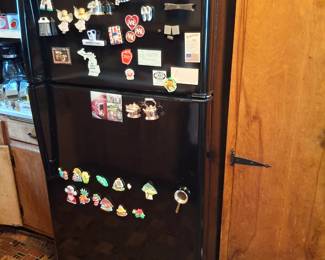 GE Black Refrigerator! Works Great!