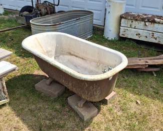 Clawfoot Bathtub!