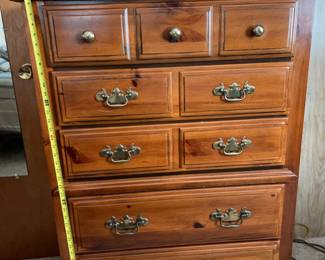Chest of drawers