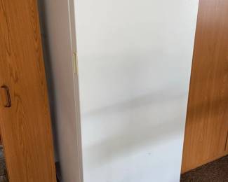 Kelvinator freezer NOT SEALING FULLY