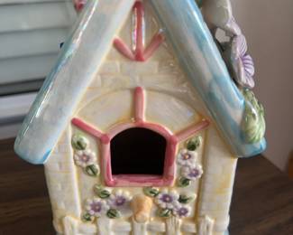 Ceramic bird house w lady bug