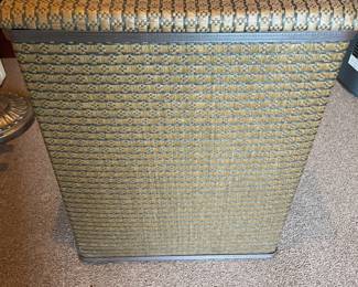 Clothes basket