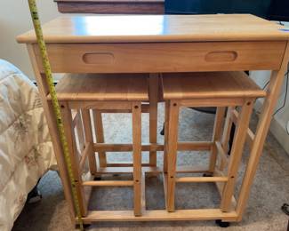 Rolling table w bar stools