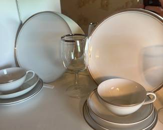 Set of china approximately 80 pcs 