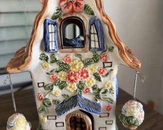 Ceramic bird house wcats