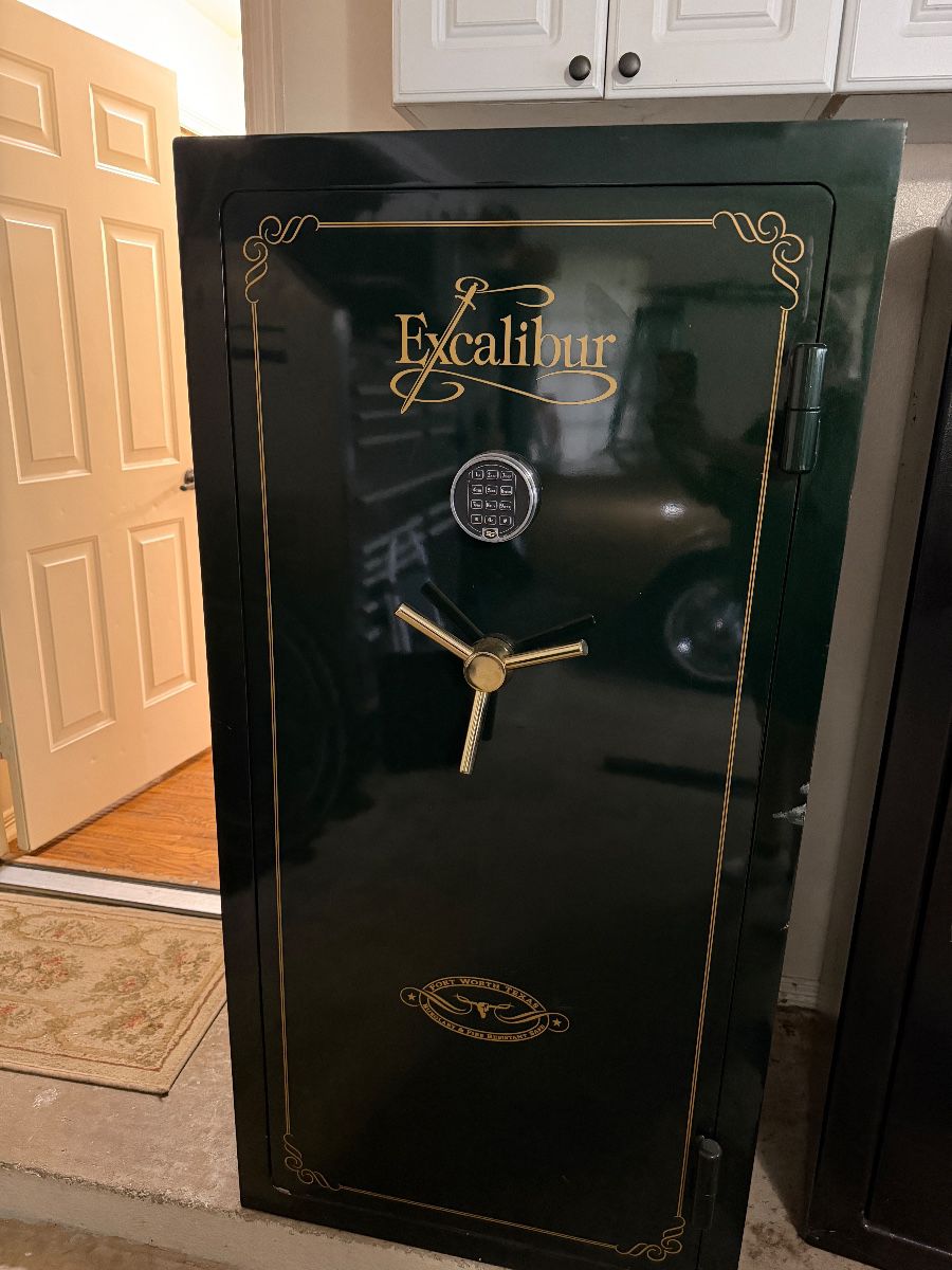 excalibur gun safe & accessories (only there sale hours)