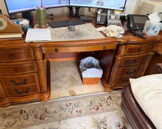 Haverty Williams Manor Executive Desk