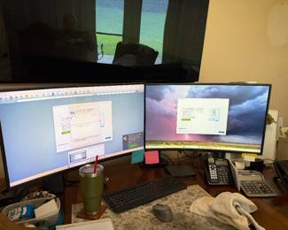 dual 32" curved monitors