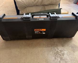 Vault Pelican double rifle case