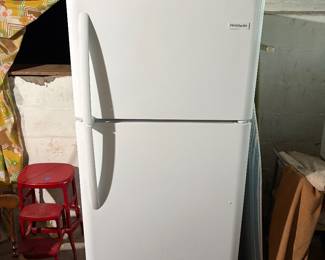 Frigidaire refrigerator/freezer