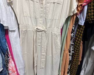 Women's Clothing (Various Sizing)