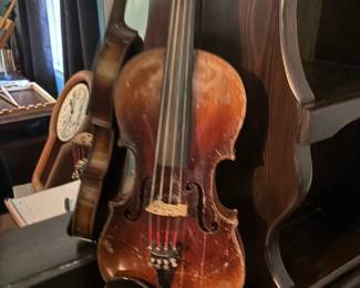 Antique Violin, bow and case
