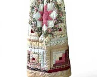 Quilt w Wooden Hanging Rack