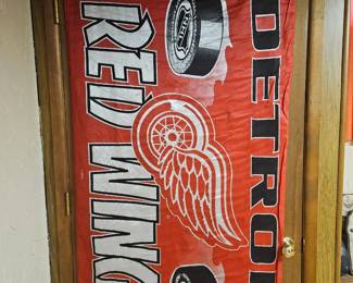 1975/1976 Red Wing Banner 