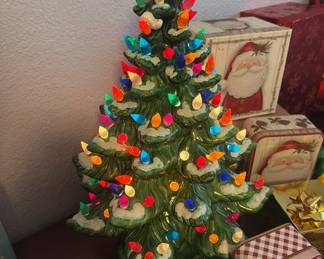 VINTAGE CHRISTMAS TREE