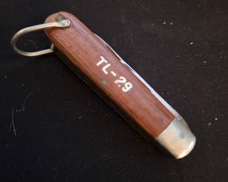 vintage TL-29 electrician's pocket knife, a design standardly issued to US military linemen during WWI