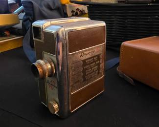vintage Revere 8 Model 40 8mm movie camera