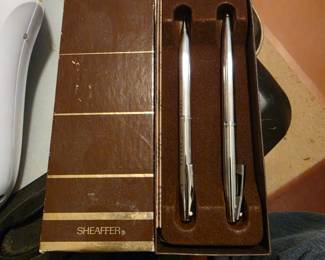 vintage Sheaffer pen & mechanical pencil set in the original box