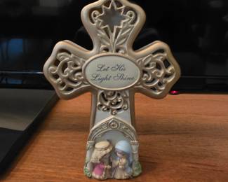 Precious Moments "Let His Light Shine" LED Musical Cross