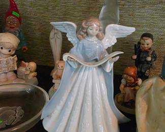 Lladró "Singer Angel" porcelain tree topper figurine (#5719)