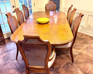 Vintage design my table w/ 8 chairs and 2 leafs