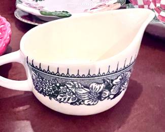 Collectible cream and sugar bowl sets