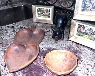 Collectible wooden bar serving dishes