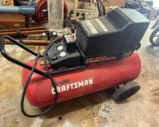 Craftsman 25 gallon Air Compressor  Good working condition. 
