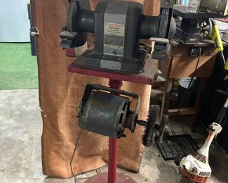 Craftsman Bench Grinder with extra wire wheel  Good working condition