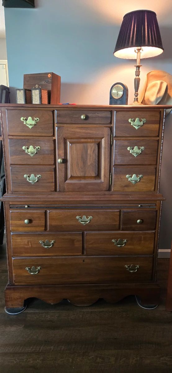 GORGEOUS MAHAGONY DESK/DRESSER!!!