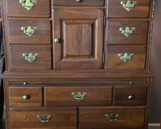 GORGEOUS MAHAGONY DESK/DRESSER!!!