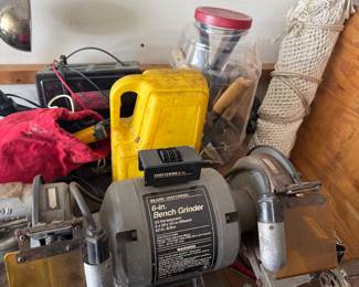 Bench grinder