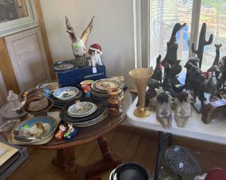 plates, statues, kitchen pans