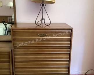 MCM 5 drawer dresser