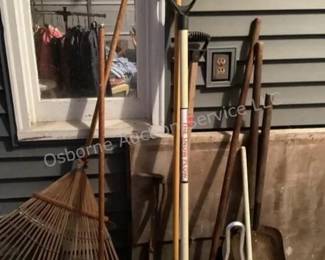 Groups of lawn & garden items