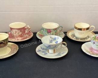 Several lots of teacups available