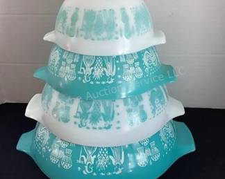 Pyrex nesting bowls