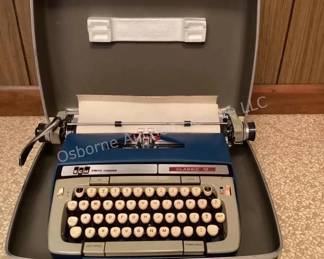 Smith-Corona Classic 12 Typewriter