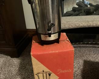 Fostoria 30 cup stainless steel party urn