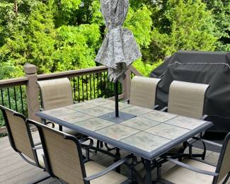 Patio table w 6 chairs and umbrella