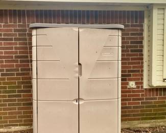 Rubbermaid Storage