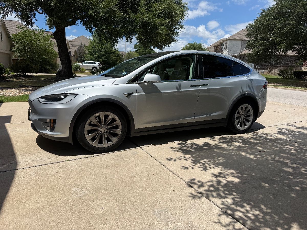 $30,500~ 2018 TESLA  MODEL X 