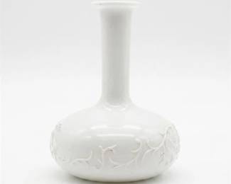 0349 L.E. Smith Line 33 Beaded Scroll Milk Glass Bud Vase