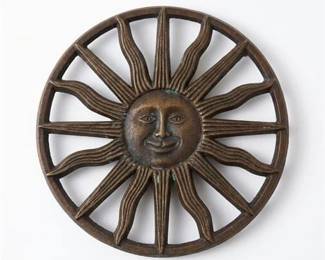 0468 D Hillier Cast Iron Sun Face Trivet