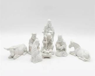 0526 Fitz  Floyd White Porcelain 8Piece Nativity Set