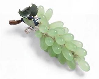 0428 Chinese Carved Green Hardstone Grape Cluster